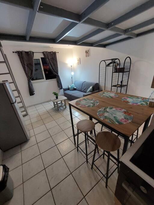 Le Ti Papangue Lägenhet Saint Pierre Exteriör bild